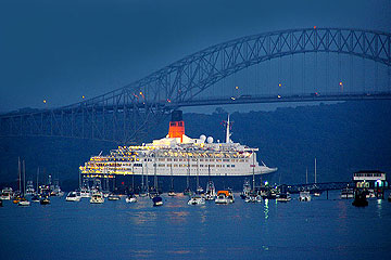 Picture of The QE 2 at the Bridge of Las Americas, Panama City