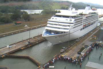 The Seven-Seas-Mariner entering The Miraflores Locks