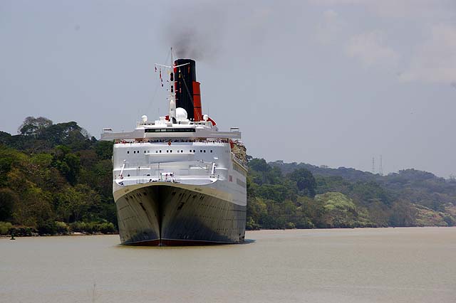The RMS Queen Elizabeth Cruise Ship in the Panama Canal