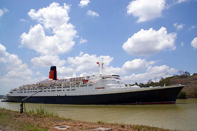 The RMS Queen Elizabeth 2 side view in the Panama Canal