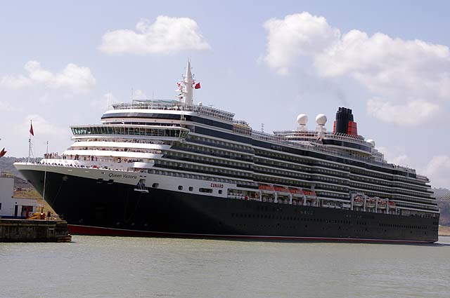 The MS Queen Victoria Cruise approaching the Pedro Miguesl Locks